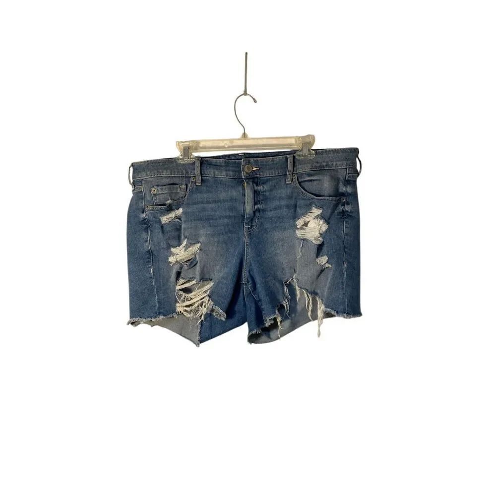 Torrid mid rise, vintage stretch, distressed, raw hem shorts, 18